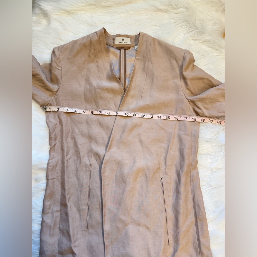 Aritzia Babaton
Power Hip Linen Blazer in Kasha Taupe size 8 - Picture 9 of 10